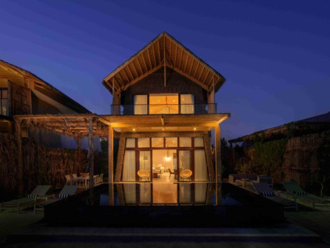 Anantara World Island Dubai Resort