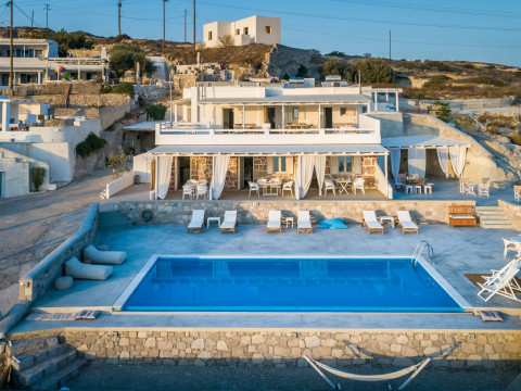 Anemi Suites