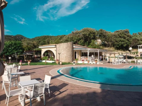 Anemolia Hotel - Stylish Suites