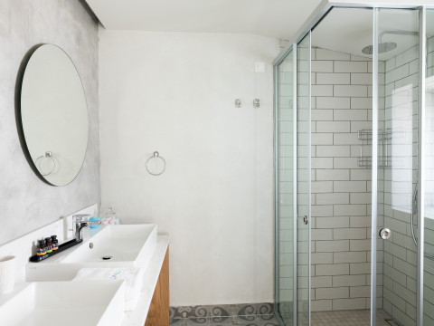 Anemolia Hotel Stylish Suites - Sarakiniko Beach