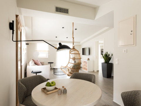 Anemolia Hotel Stylish Suites - Sarakiniko Beach