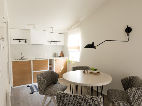 Anemolia Hotel Stylish Suites - Sarakiniko Beach