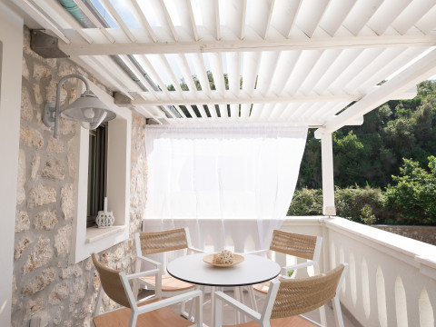 Anemolia Hotel Stylish Suites - Sarakiniko Beach