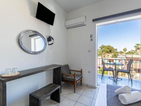 Angela Hotel & Apartments