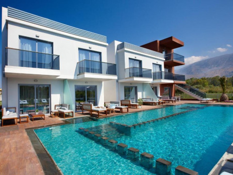 ANNA'S HOUSE & SUNDAY BEACH