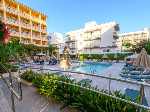 APARTAMENTOS ISLA DEL SOL