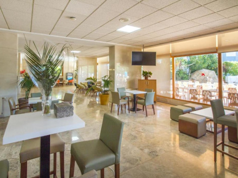 Apartamentos La Era Park