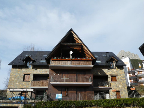 Apartamentos Sallent-Escarrilla 3000