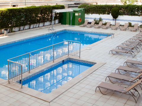 APARTAMENTOS SOL Y VERA