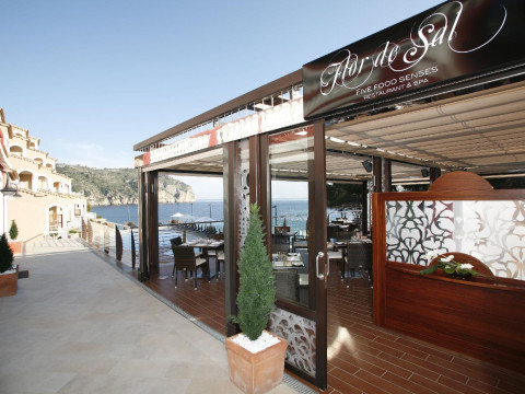 Aparthotel Bahía Suites Camp De Mar