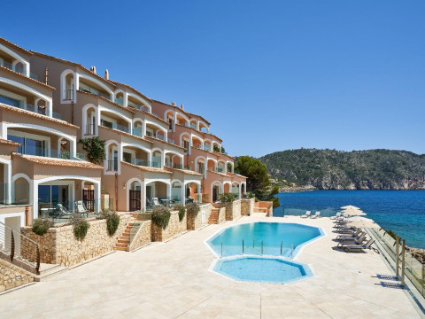 Aparthotel Bahía Suites Camp De Mar