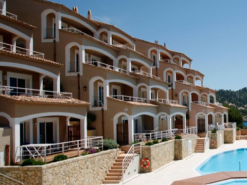 Aparthotel Bahía Suites Camp De Mar