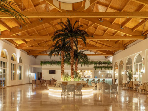 Aparthotel Ilunion Sancti Petri