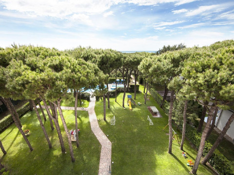 APARTHOTEL LA PINETA