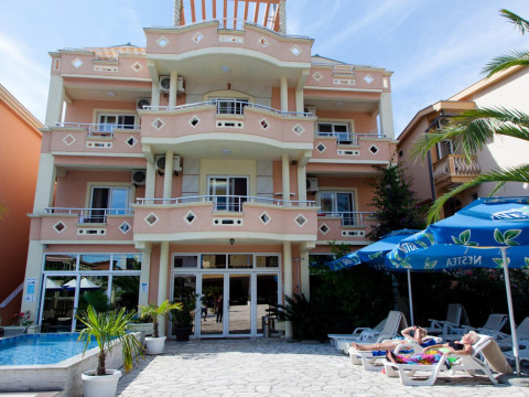 Aparthotel Villa Primafila