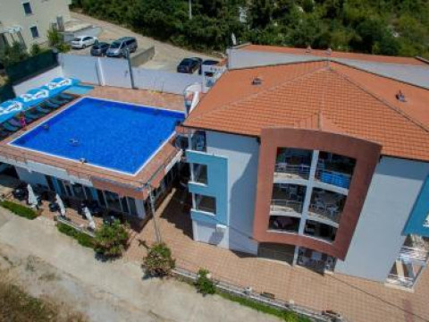 Apartments De Lara