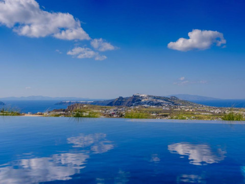 Apikia Santorini