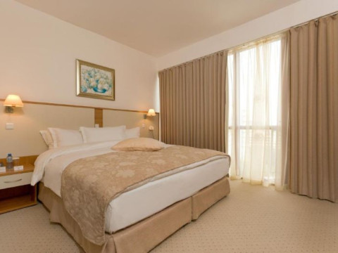 APOLLO GOLDEN SANDS
