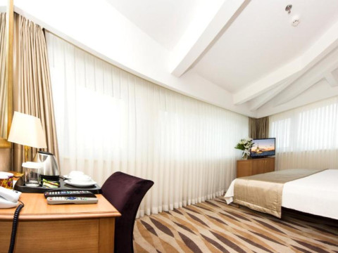Hotel Aprilis