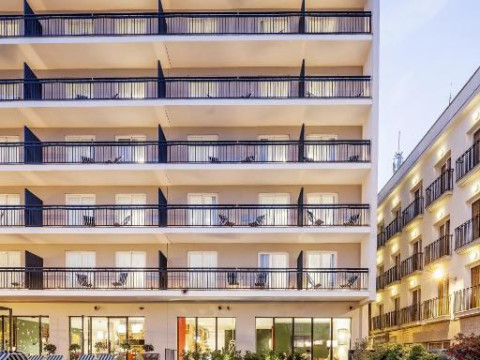 Aqua Hotel Bertran Park