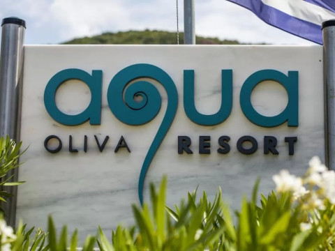Aqua Oliva