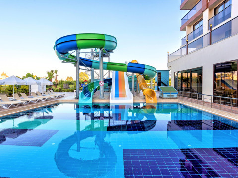 Glamour Resort & Spa