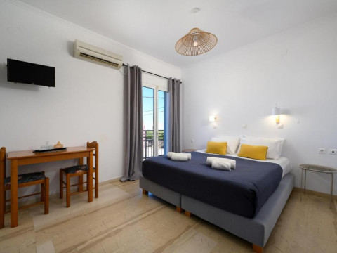 Aquarius Beach Hotel
