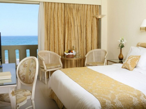 AQUILA RITHYMNA BEACH