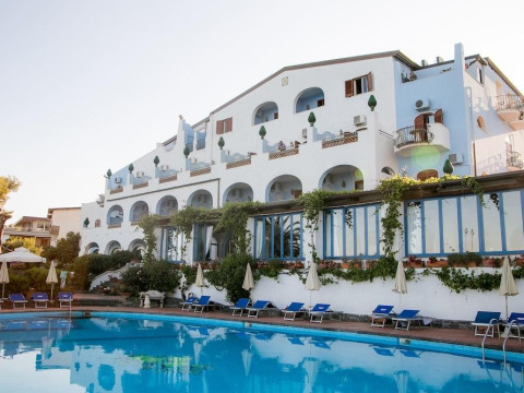 Arathena Rocks Hotel