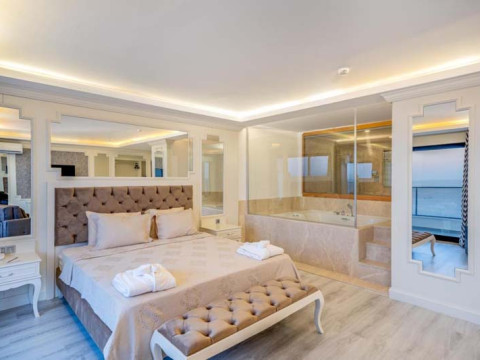 ARIA RESORT & SPA HOTEL