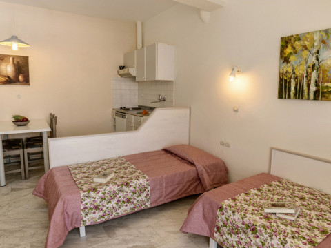 ARIADNE HOTEL