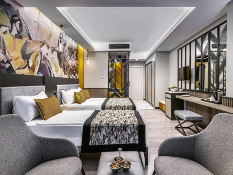 Arnor De Luxe Hotel & Spa