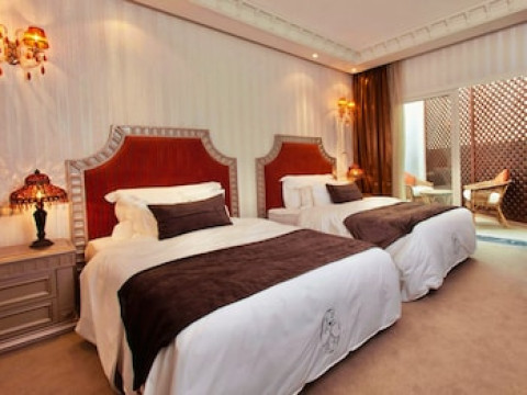 ART PALACE SUITES AND SPA