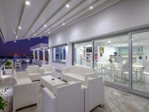 Art & Wine Studios and Apts