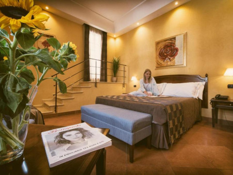 Artemis Hotel