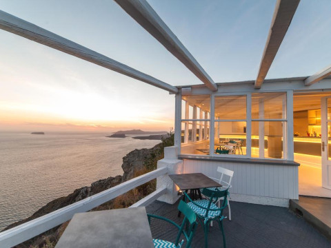 Artemis Suites Santorini