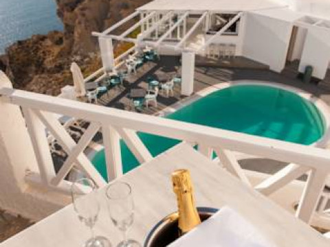 Artemis Suites Santorini