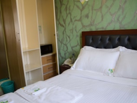 ASH WHITE HOTEL