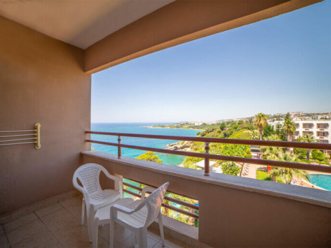 ASKA BAYVIEW HOTEL