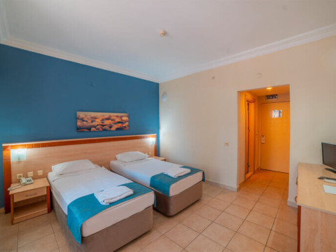 ASKA BAYVIEW HOTEL