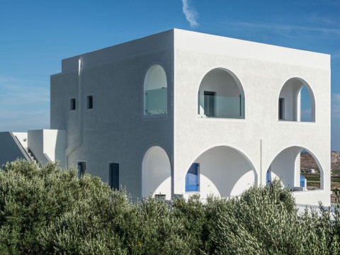 Aspronisi Luxury Villa