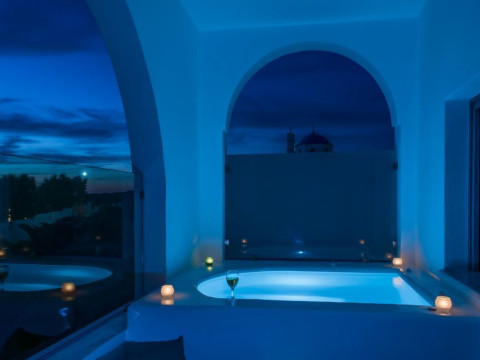 Aspronisi Luxury Villa