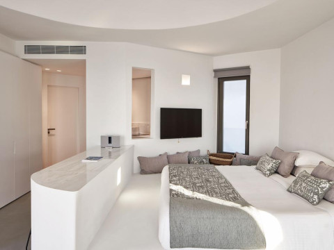 Astra Apartments & Suites