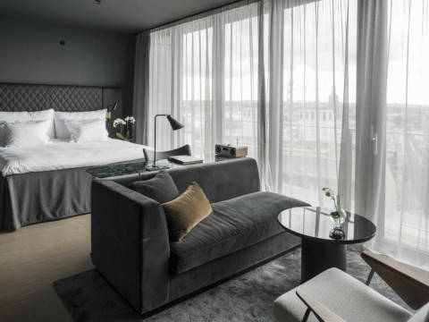 AT SIX AN ASCEND HOTEL COLLECTION MEMBER