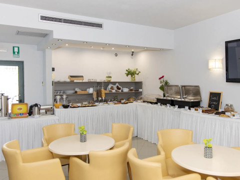 ATHINA BEACH HOTEL