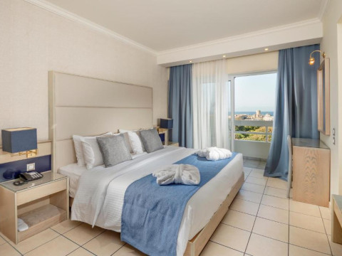 Athineon Hotel