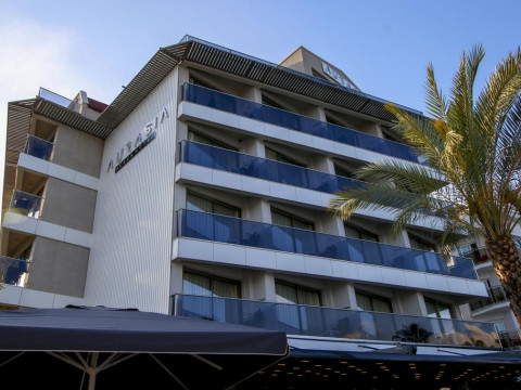 Aurasia Beach Hotel