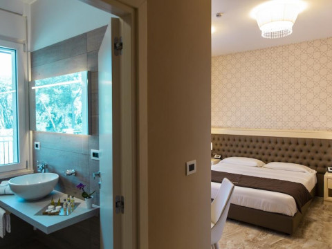 Aurum Suites