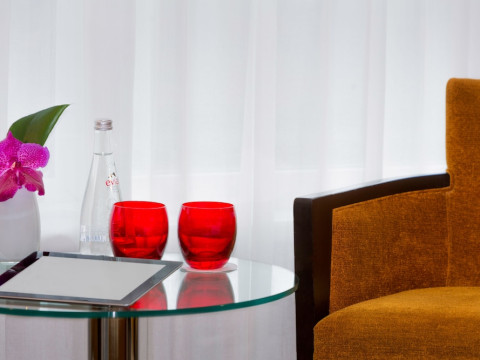 AUTEUIL HOTEL