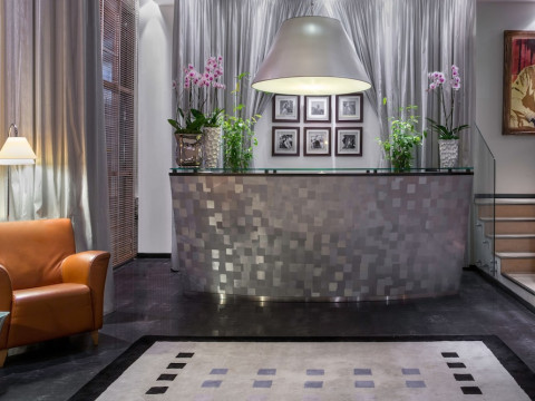 AUTEUIL HOTEL